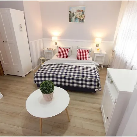 Δωμάτια σε οικογενειακή κατοικία Karmazyn